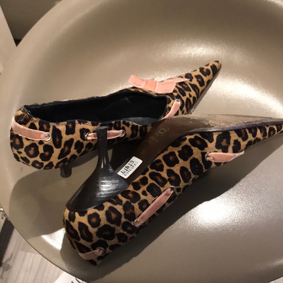 Shoes - Picture 4 of 5